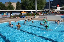 Symbolbild Kinder Sommer-Schwimmkurse